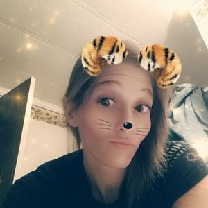 Meet your Posher, Halie